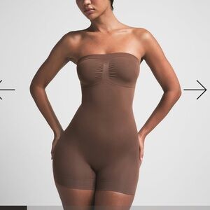 NWOT SKIMS Seamless Sculpt Strapless Shortie Bodysuit new brown jasper